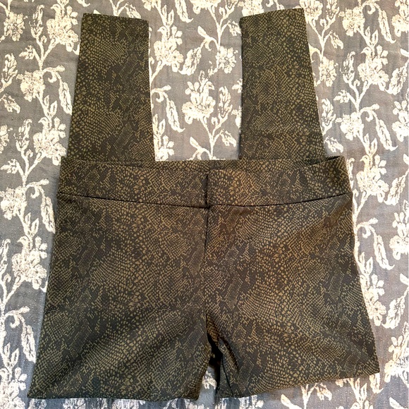 🆕 matty m snakeskin leggings - Picture 1 of 3